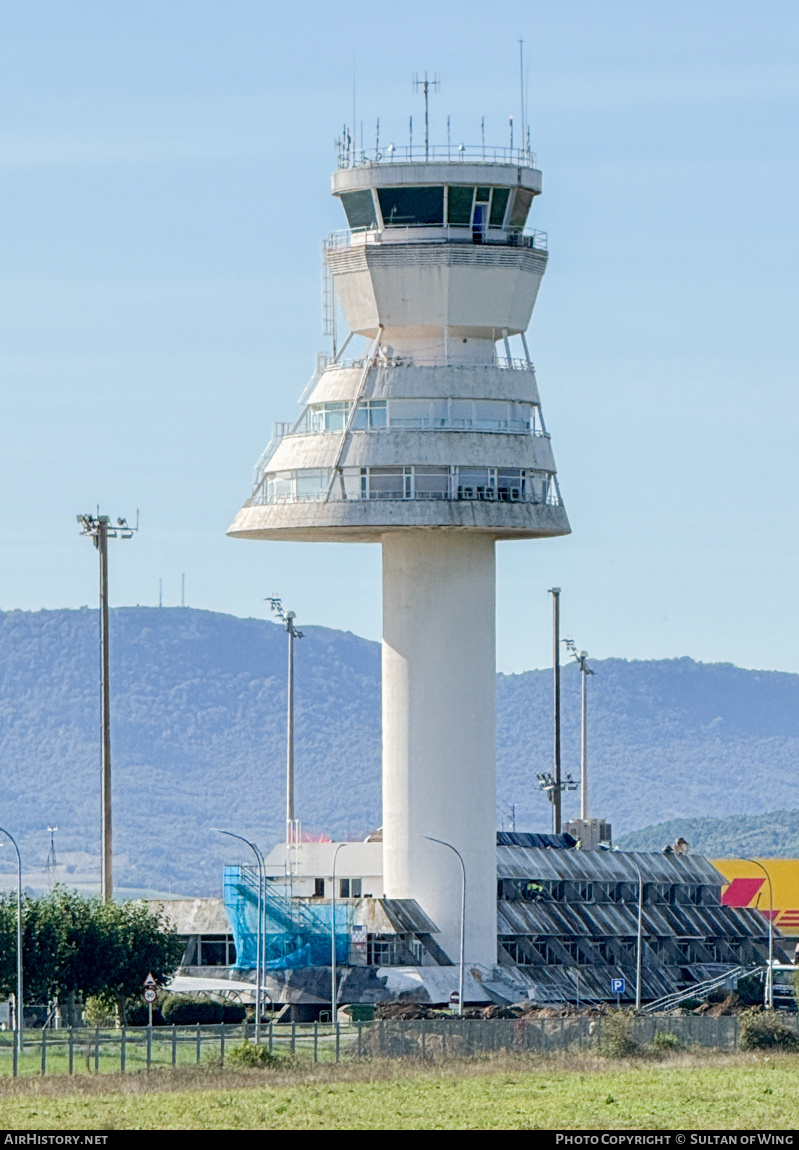 Airport photo of Vitoria (LEVT / VIT) in Spain | AirHistory.net #801475