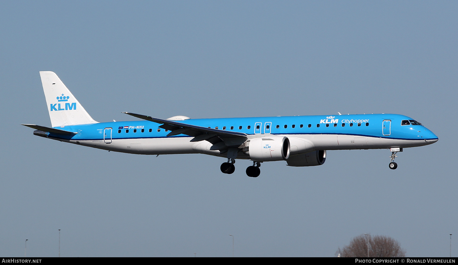 Aircraft Photo of PH-NXU | Embraer 195-E2 (ERJ-190-400) | KLM Cityhopper | AirHistory.net #801539