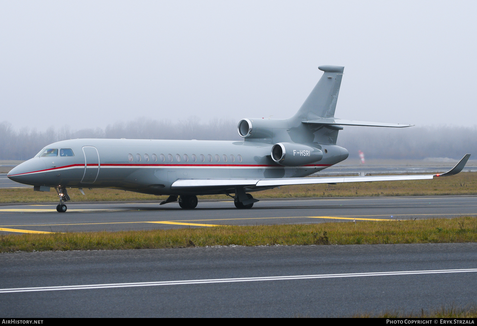 Aircraft Photo of F-HSRI | Dassault Falcon 8X | AirHistory.net #801583