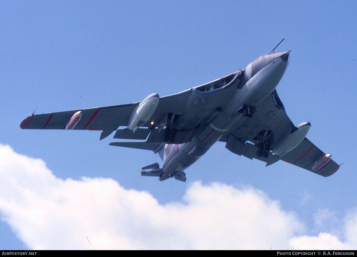 Aircraft Photo of XL163 | Handley Page HP-80 Victor K2 | UK - Air Force | AirHistory.net #801617