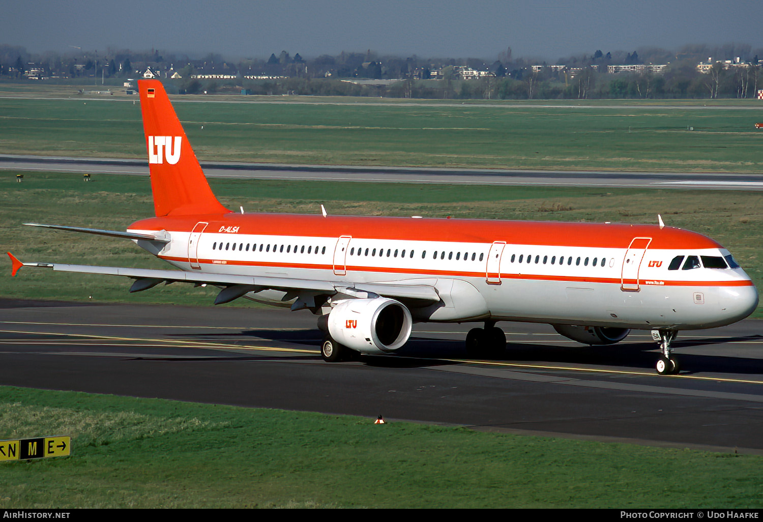 Aircraft Photo of D-ALSA | Airbus A321-211 | LTU - Lufttransport-Unternehmen | AirHistory.net #801728