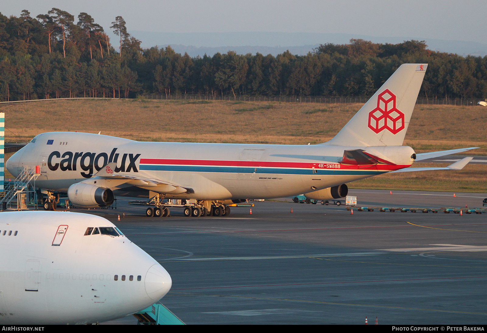 Aircraft Photo of 4K-SW888 | Boeing 747-4R7F/SCD | Cargolux | AirHistory.net #801745