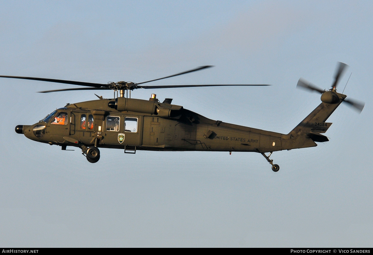 Aircraft Photo of 87-24584 / 0-24584 | Sikorsky UH-60A(C) Black Hawk (S-70A) | USA - Army | AirHistory.net #801808