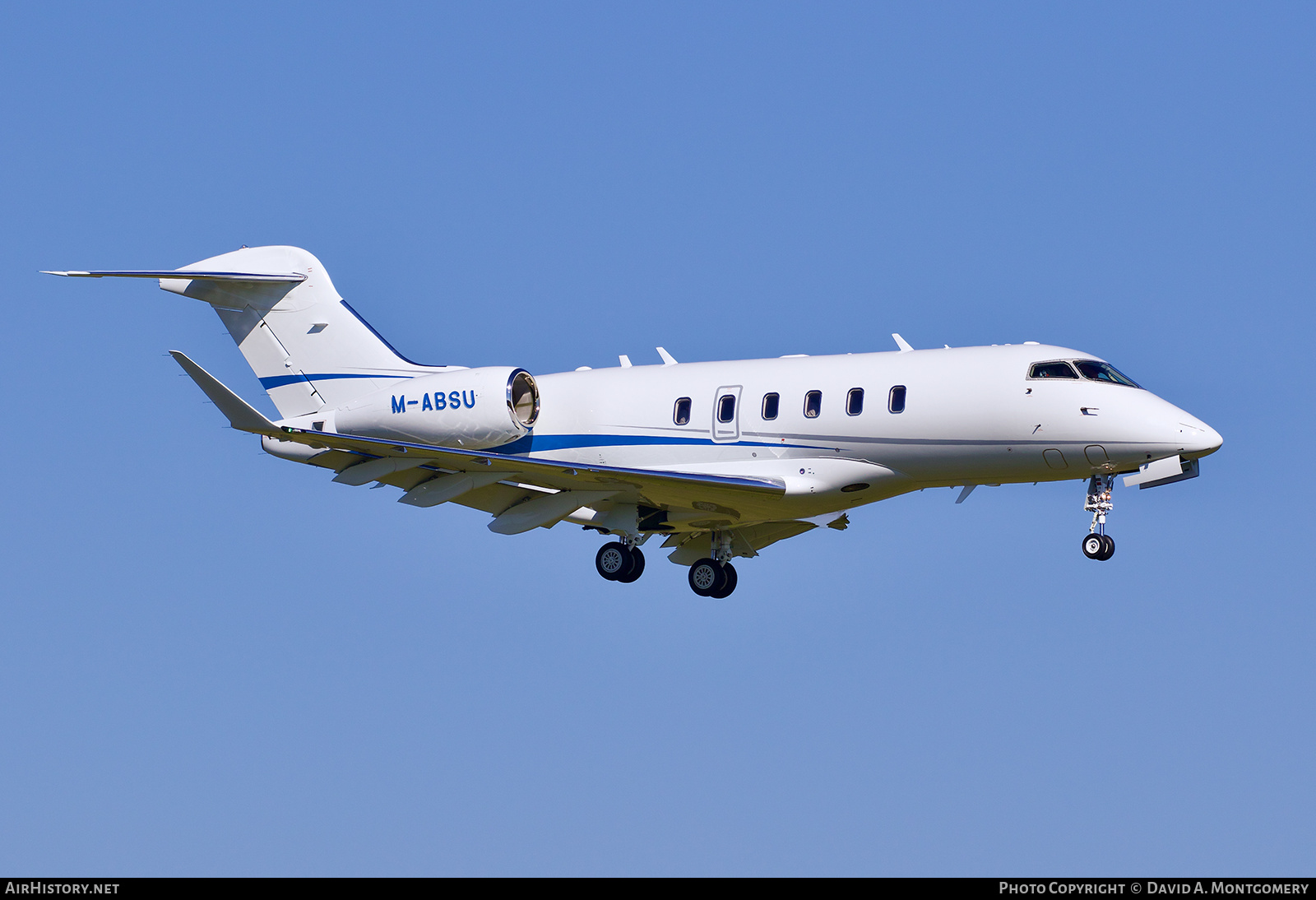 Aircraft Photo of M-ABSU | Bombardier Challenger 3500 (BD-100-1A10) | AirHistory.net #802002