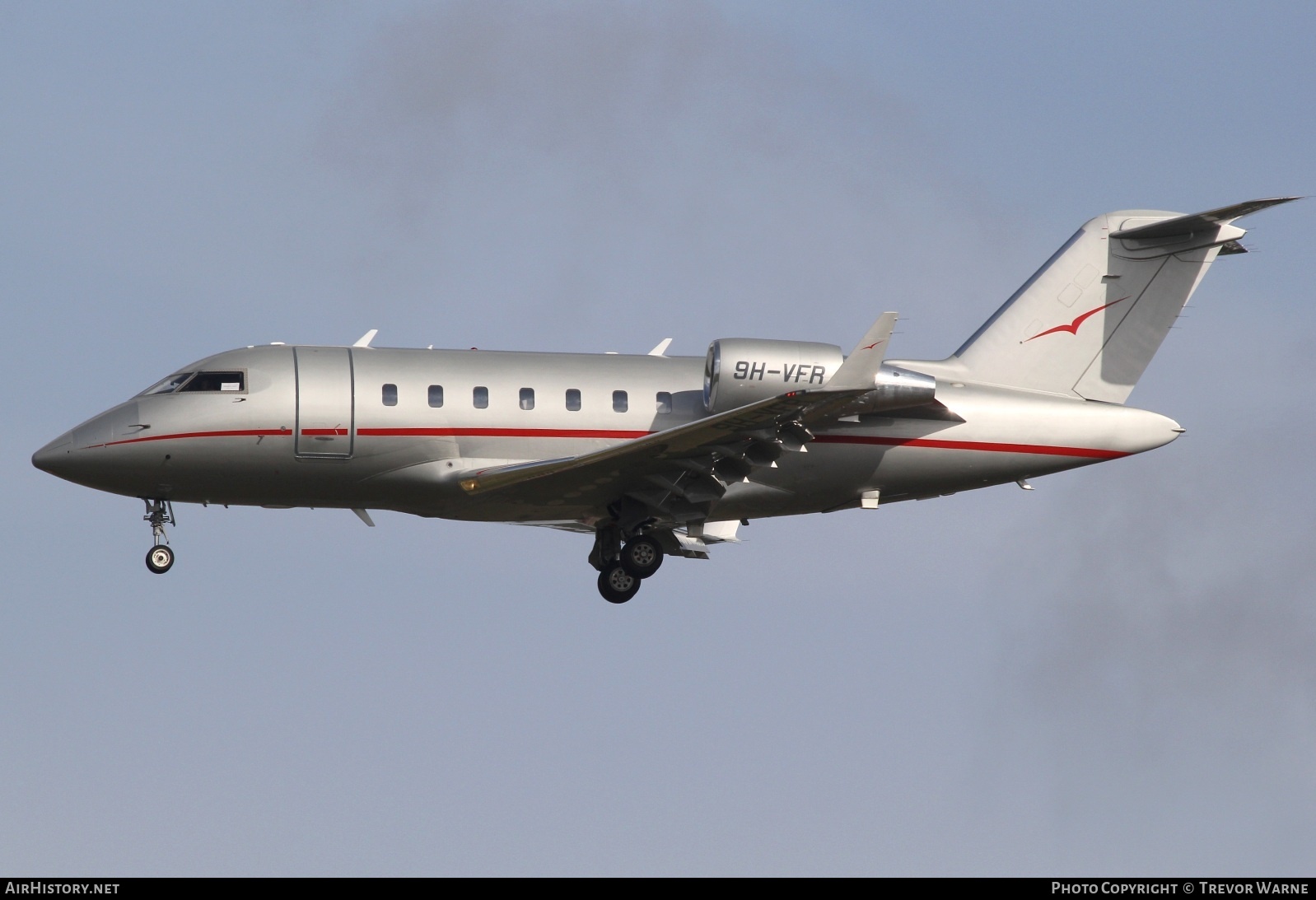 Aircraft Photo of 9H-VFR | Bombardier Challenger 605 (CL-600-2B16) | AirHistory.net #802029