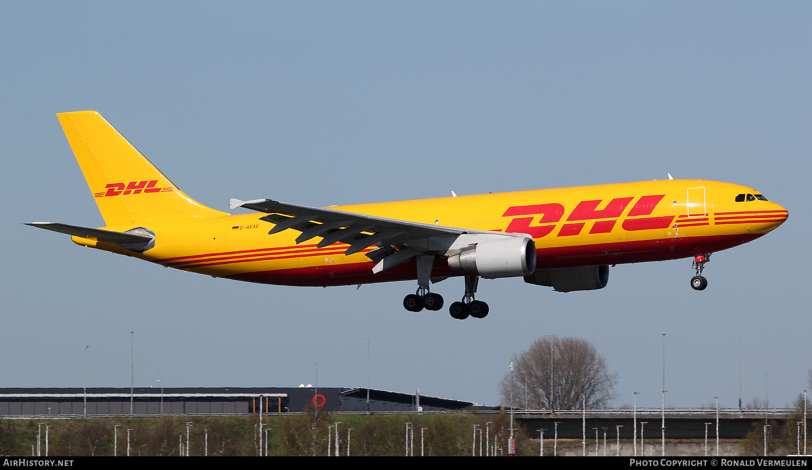 Aircraft Photo of D-AEAE | Airbus A300B4-622R(F) | DHL International | AirHistory.net #802078
