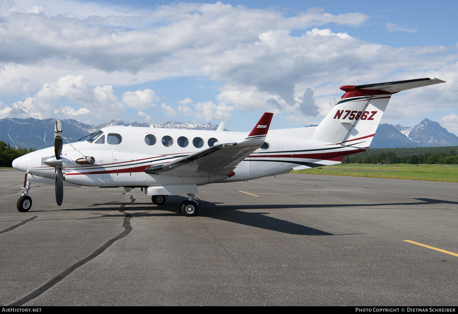 Aircraft Photo of N7586Z | Beech Super King Air 300 | AirHistory.net #802360