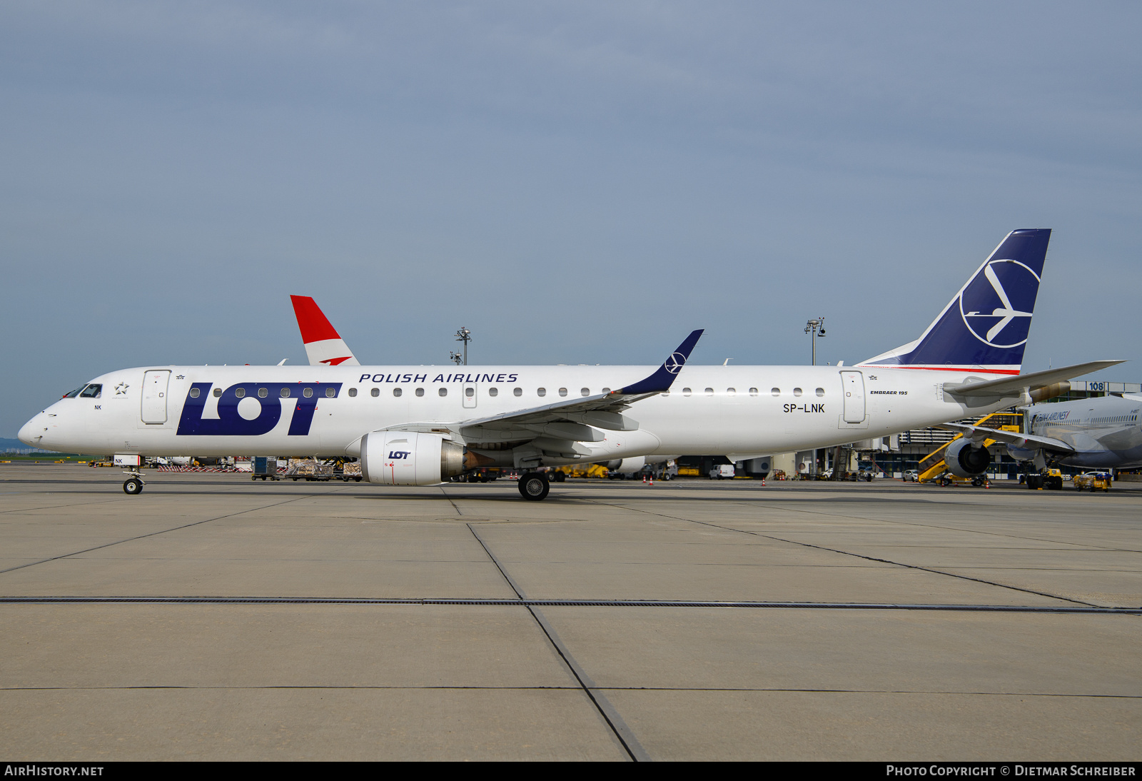 Aircraft Photo of SP-LNK | Embraer 195LR (ERJ-190-200LR) | LOT Polish Airlines - Polskie Linie Lotnicze | AirHistory.net #802365