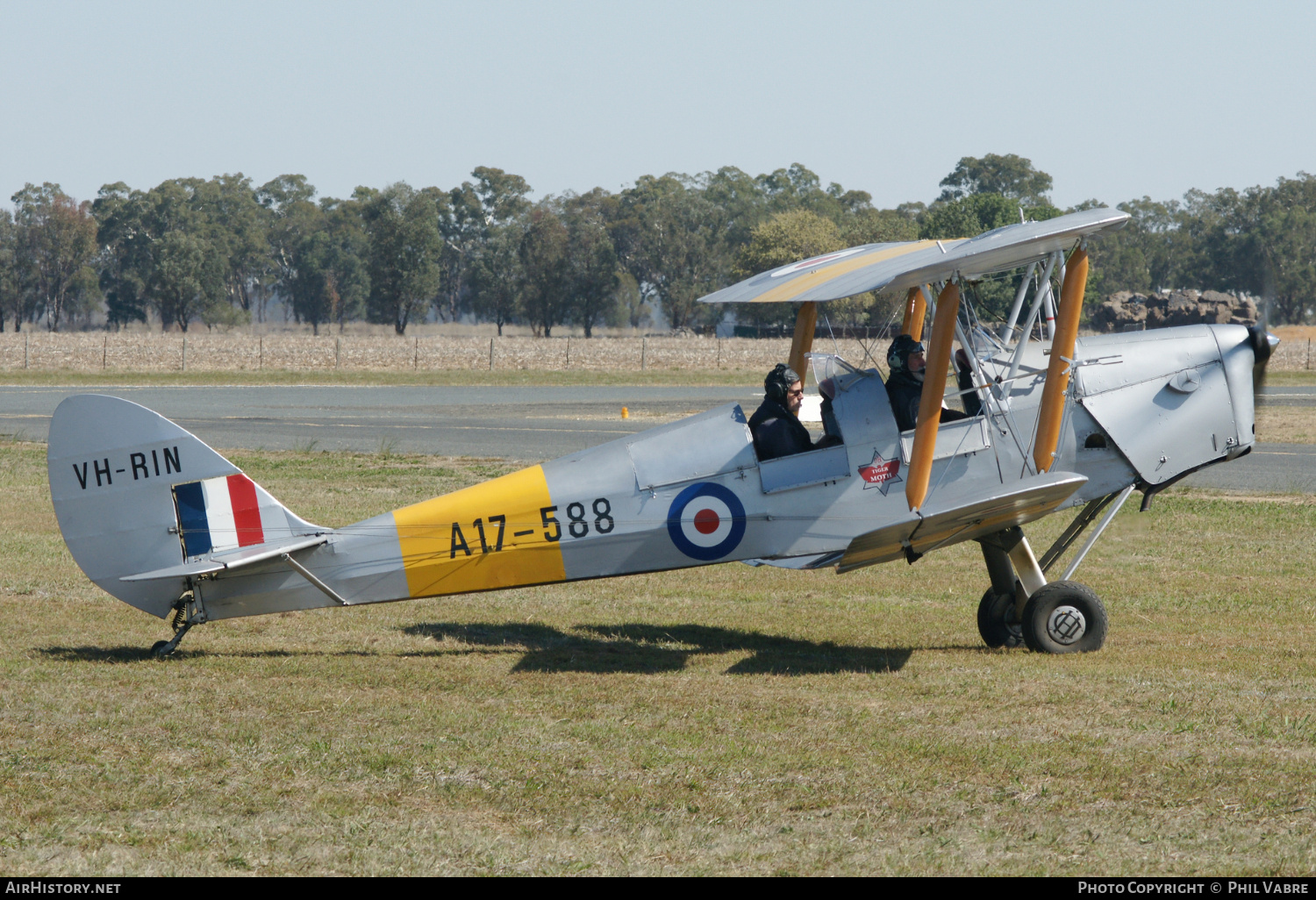 Aircraft Photo of VH-RIN / A17-588 | De Havilland D.H. 82A Tiger Moth | Australia - Air Force | AirHistory.net #802452