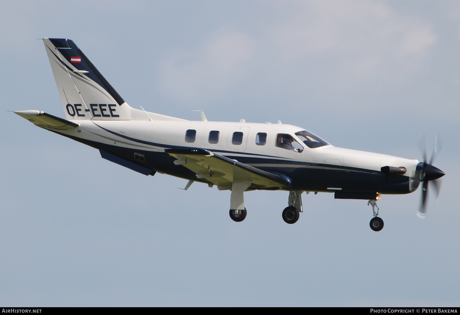 Aircraft Photo of OE-EEE | Socata TBM-700 | AirHistory.net #802476