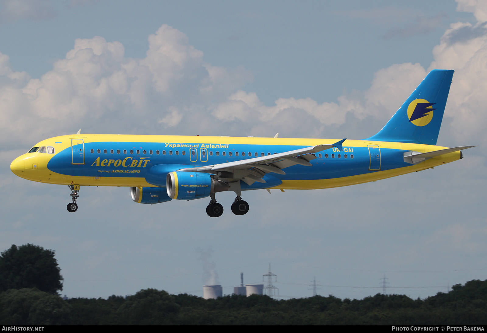 Aircraft Photo of UR-DAI | Airbus A320-212 | AeroSvit Ukrainian Airlines | AirHistory.net #802495