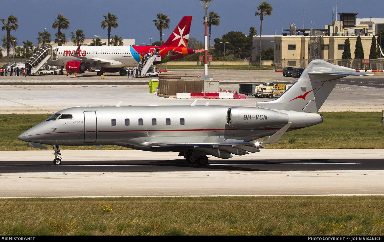 Aircraft Photo of 9H-VCN | Bombardier Challenger 350 (BD-100-1A10) | VistaJet | AirHistory.net #802689