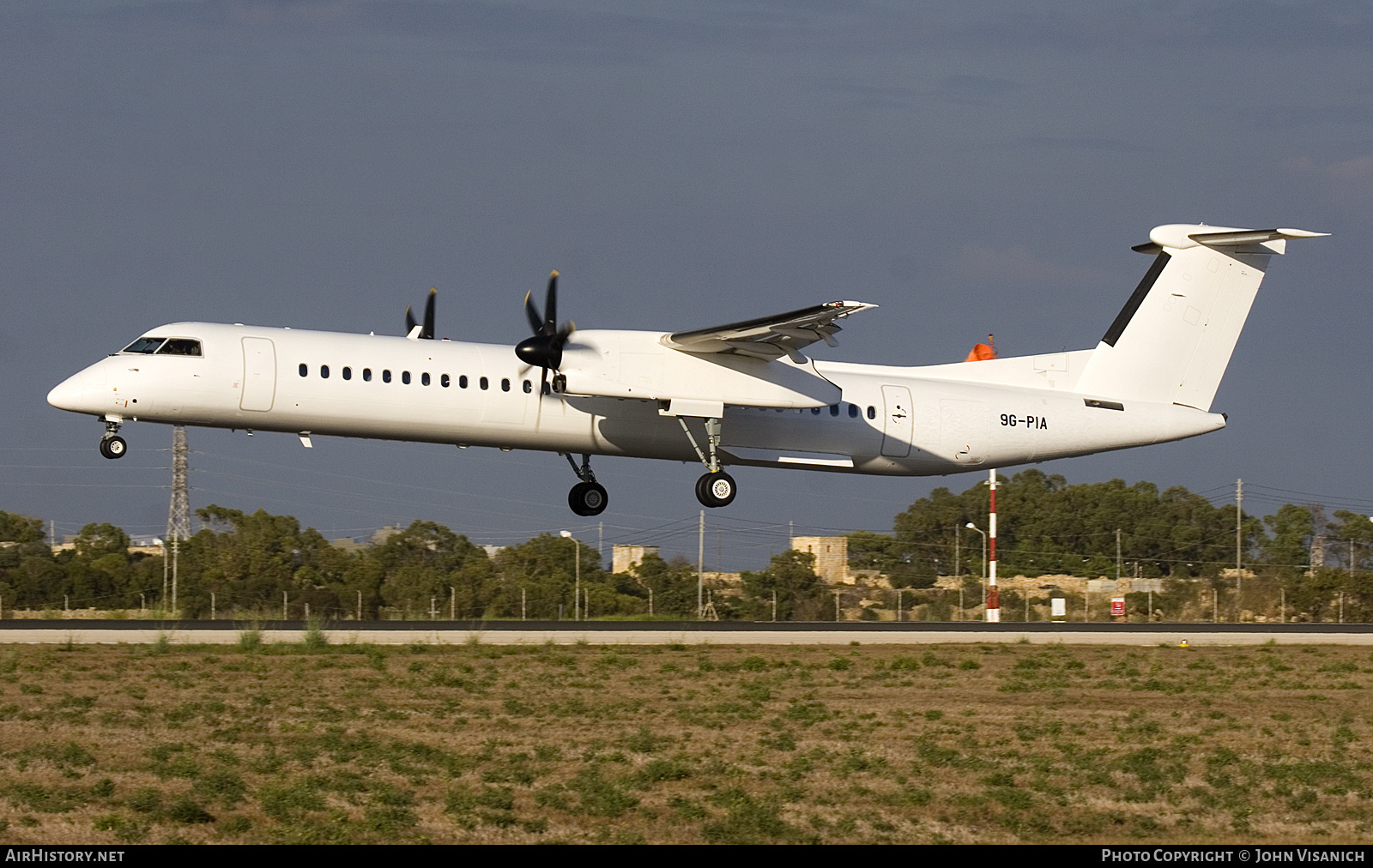 Aircraft Photo of 9G-PIA | Bombardier DHC-8-402 Dash 8 | AirHistory.net #802884
