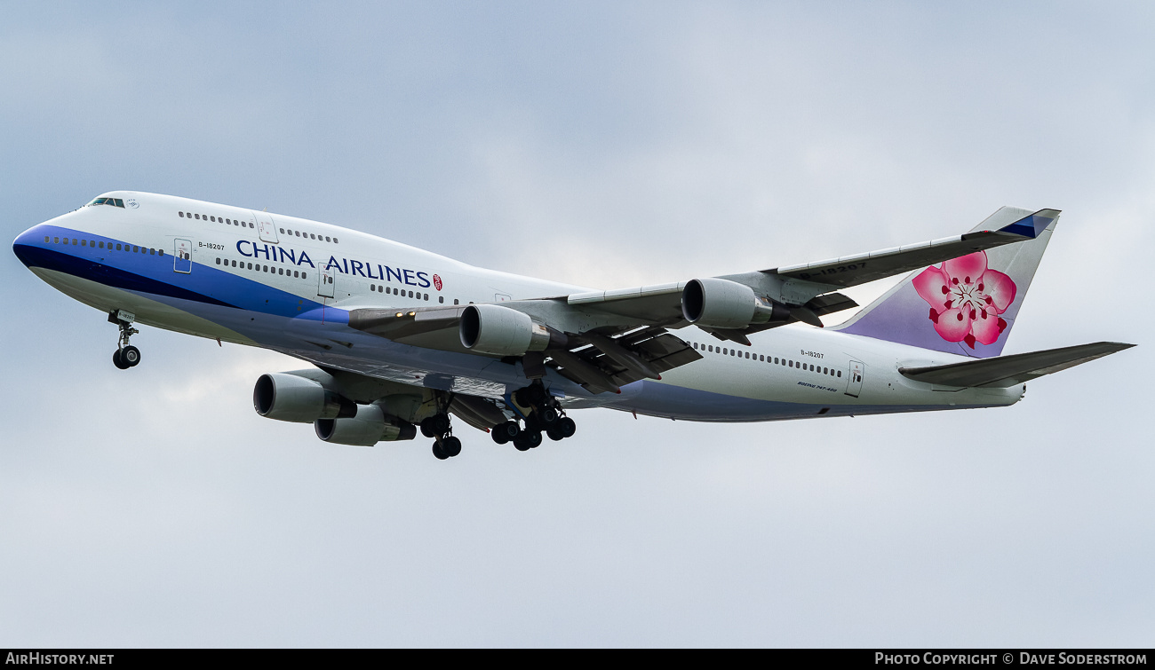 Aircraft Photo of B-18207 | Boeing 747-409 | China Airlines | AirHistory.net #802913