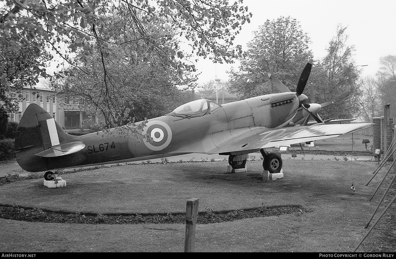 Aircraft Photo of SL674 / 8392M | Supermarine 361 Spitfire LF16E | UK - Air Force | AirHistory.net #802967