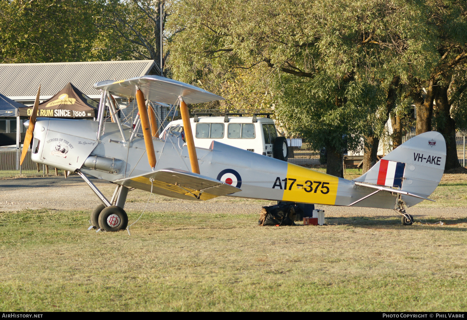 Aircraft Photo of VH-AKE / A17-375 | De Havilland D.H. 82A Tiger Moth | Australia - Air Force | AirHistory.net #803024
