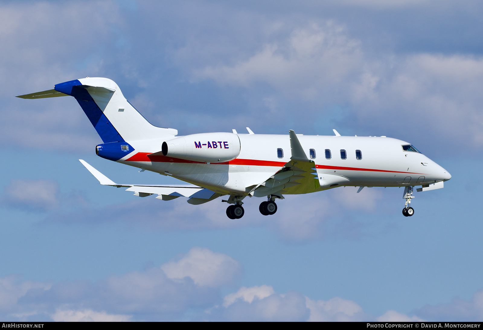 Aircraft Photo of M-ABTE | Bombardier Challenger 3500 (BD-100-1A10) | AirHistory.net #803102