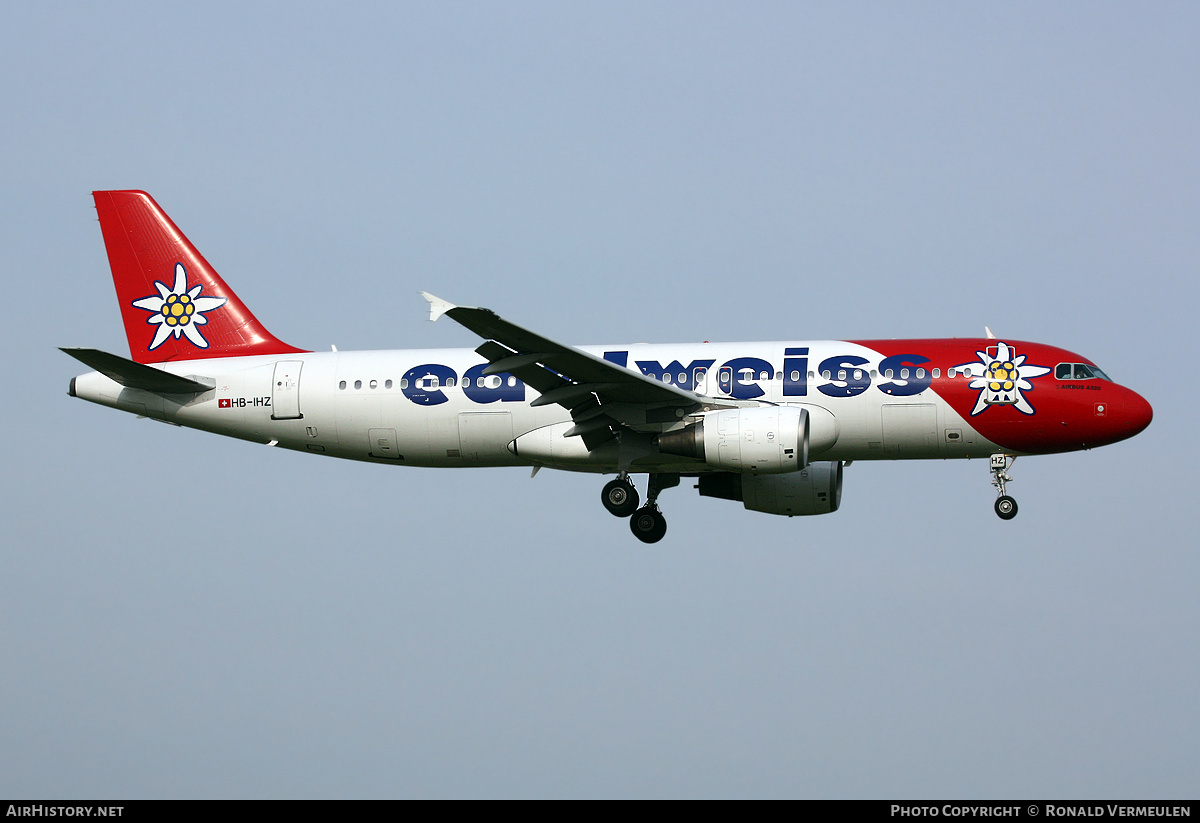 Aircraft Photo of HB-IHZ | Airbus A320-214 | Edelweiss Air | AirHistory.net #803354