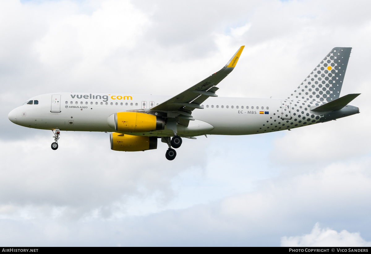 Aircraft Photo of EC-MBS | Airbus A320-214 | Vueling Airlines | AirHistory.net #803370