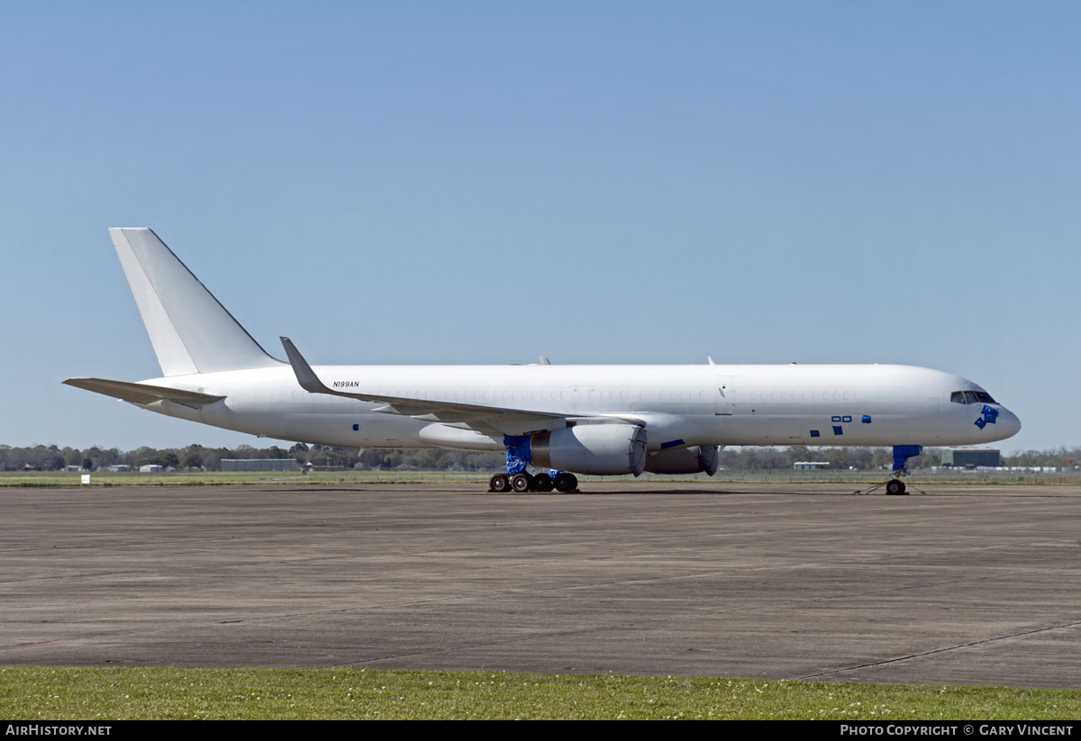 Aircraft Photo of N199AN | Boeing 757-223 | AirHistory.net #803454
