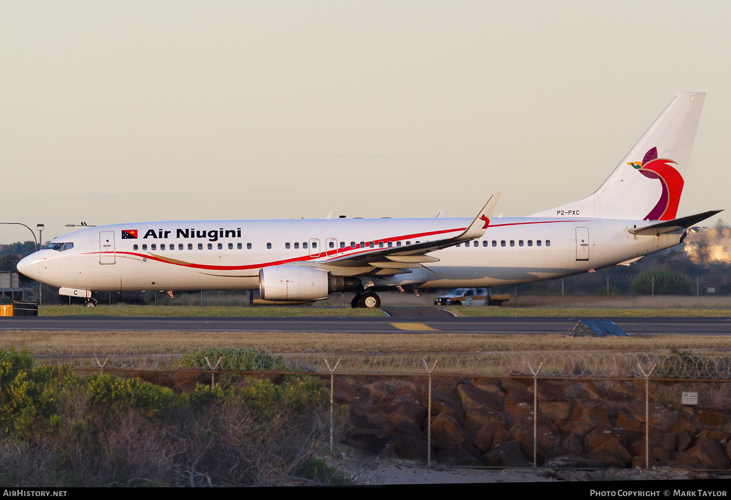 Aircraft Photo of P2-PXC | Boeing 737-86Q | Air Niugini | AirHistory.net #803471
