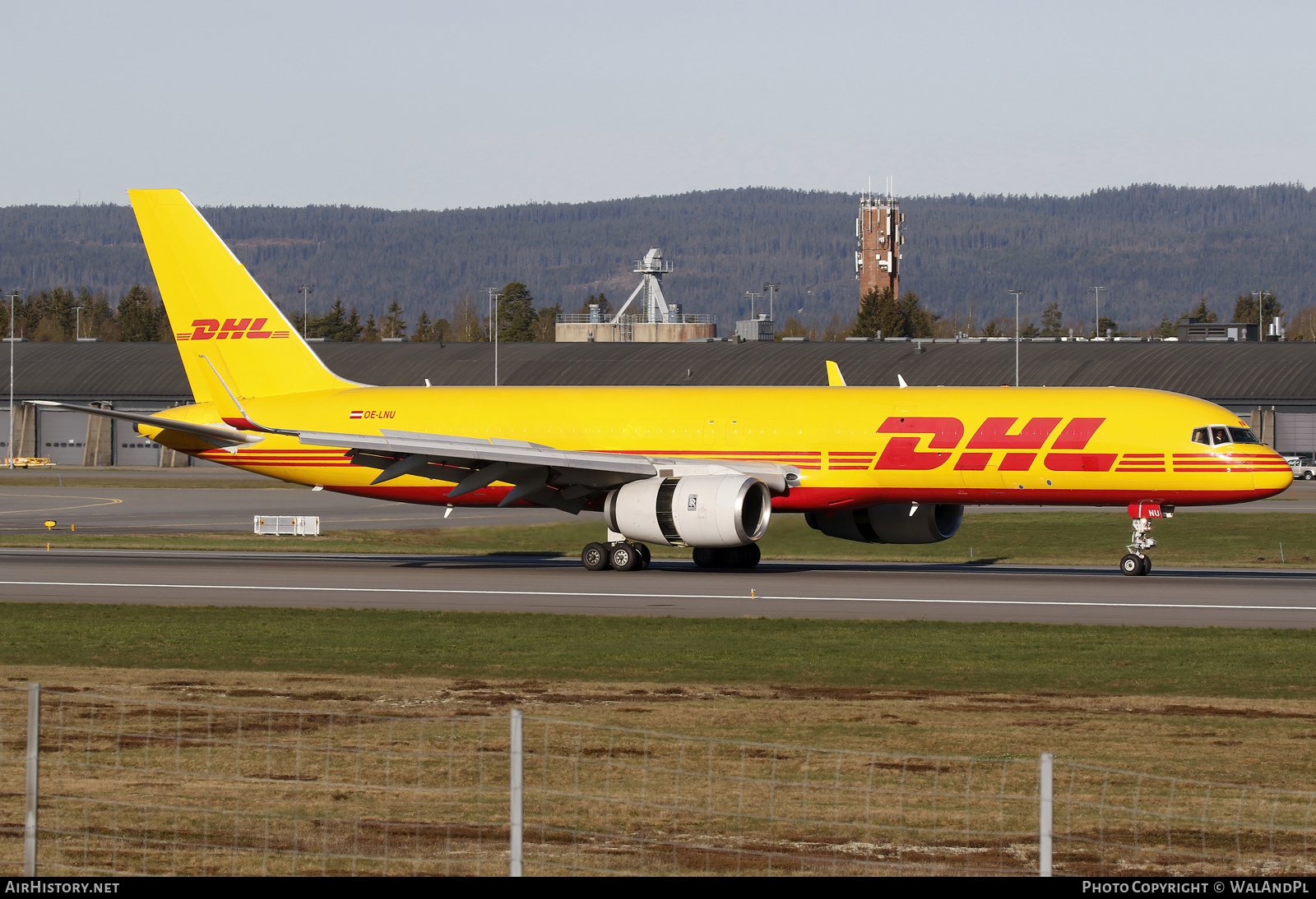 Aircraft Photo of OE-LNU | Boeing 757-256(PCF) | DHL International | AirHistory.net #803672