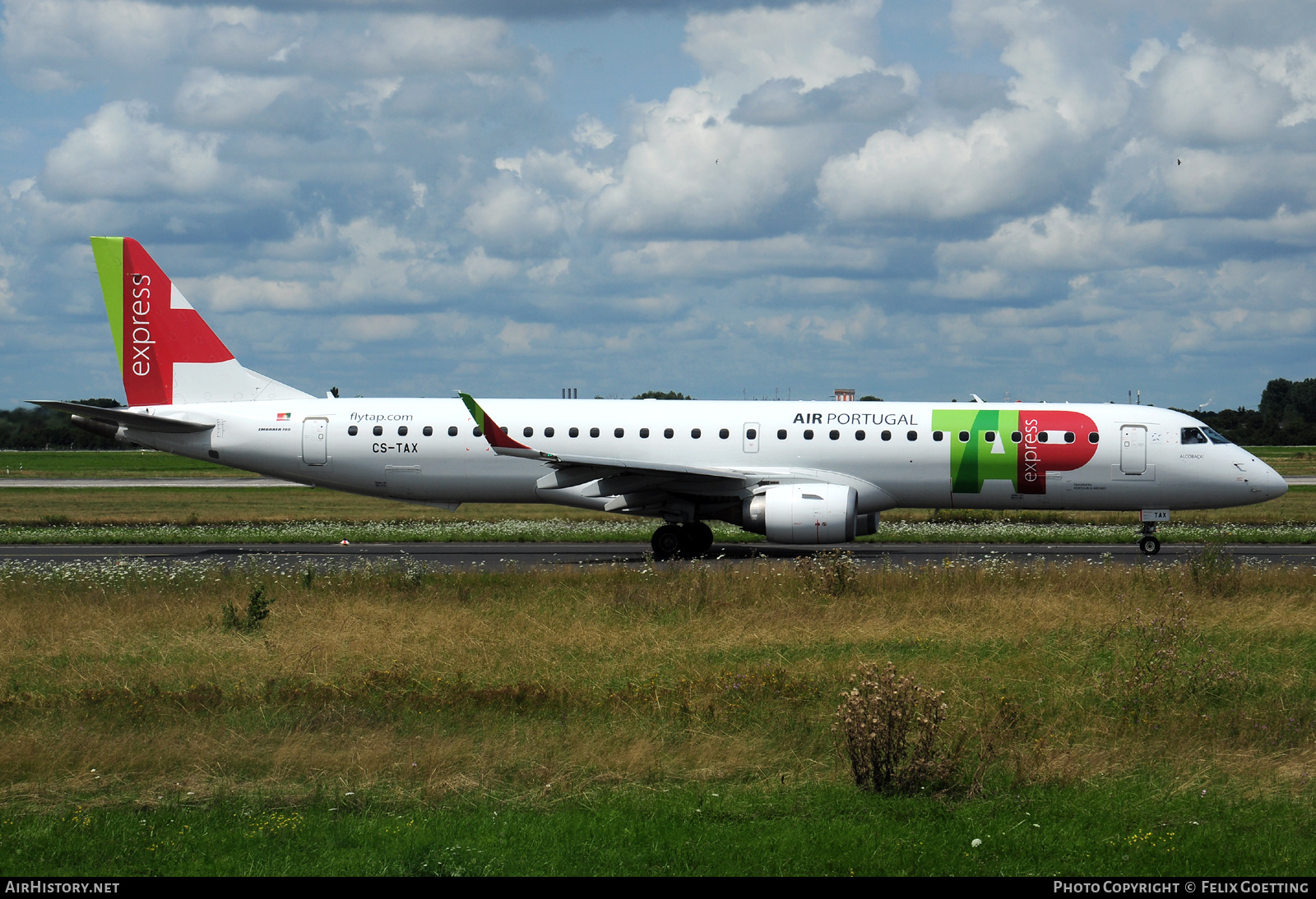 Aircraft Photo of CS-TAX | Embraer 195LR (ERJ-190-200LR) | TAP Air Portugal Express | AirHistory.net #803682