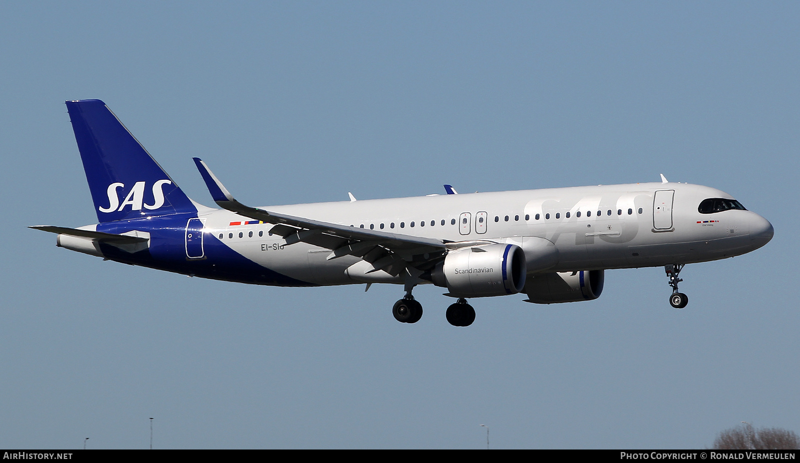 Aircraft Photo of EI-SIU | Airbus A320-251N | Scandinavian Airlines - SAS | AirHistory.net #803762