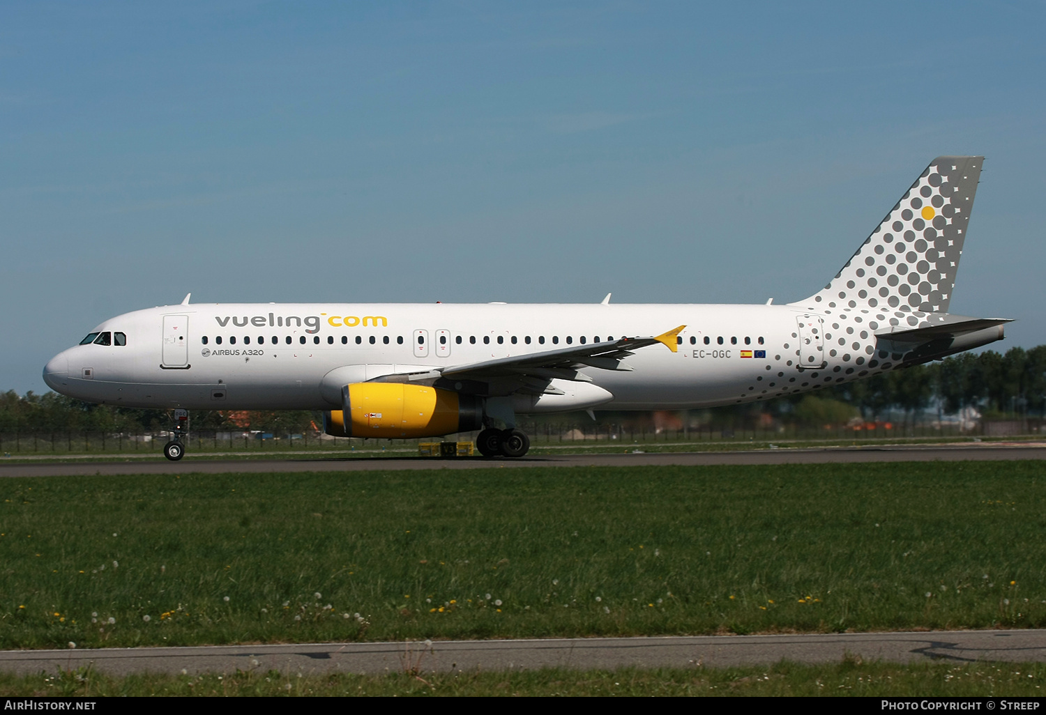 Aircraft Photo of EC-OGC | Airbus A320-232 | Vueling Airlines | AirHistory.net #803783