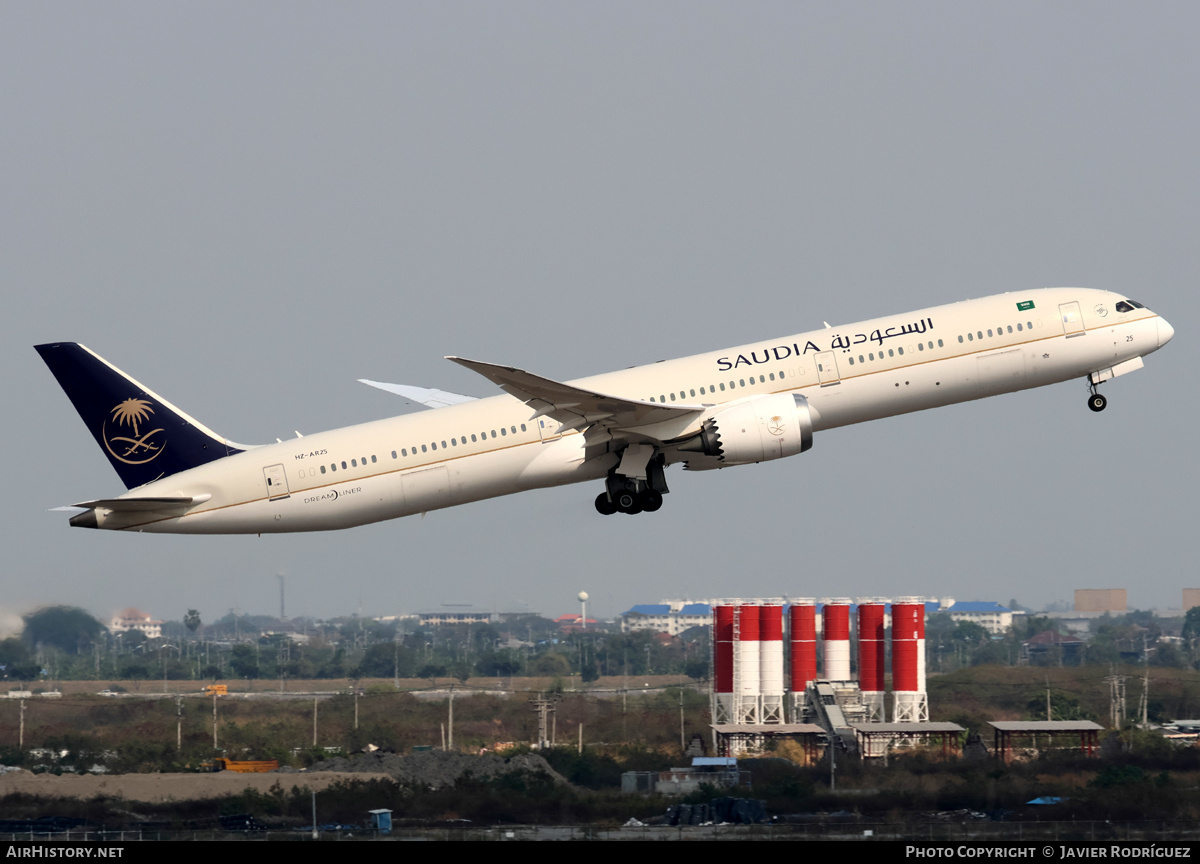 Aircraft Photo of HZ-AR25 | Boeing 787-10 Dreamliner | Saudia - Saudi Arabian Airlines | AirHistory.net #803846