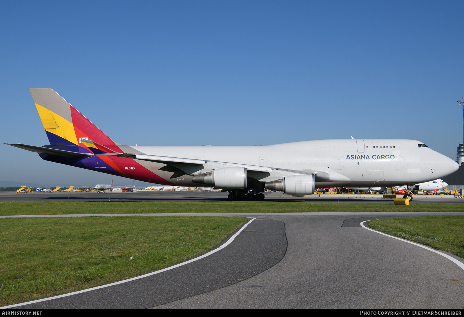 Aircraft Photo of HL7415 | Boeing 747-48EM(BDSF) | Asiana Airlines Cargo | AirHistory.net #803868