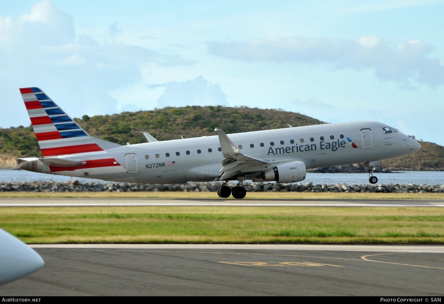 Aircraft Photo of N272NN | Embraer 175LR (ERJ-170-200LR) | American Eagle | AirHistory.net #803881
