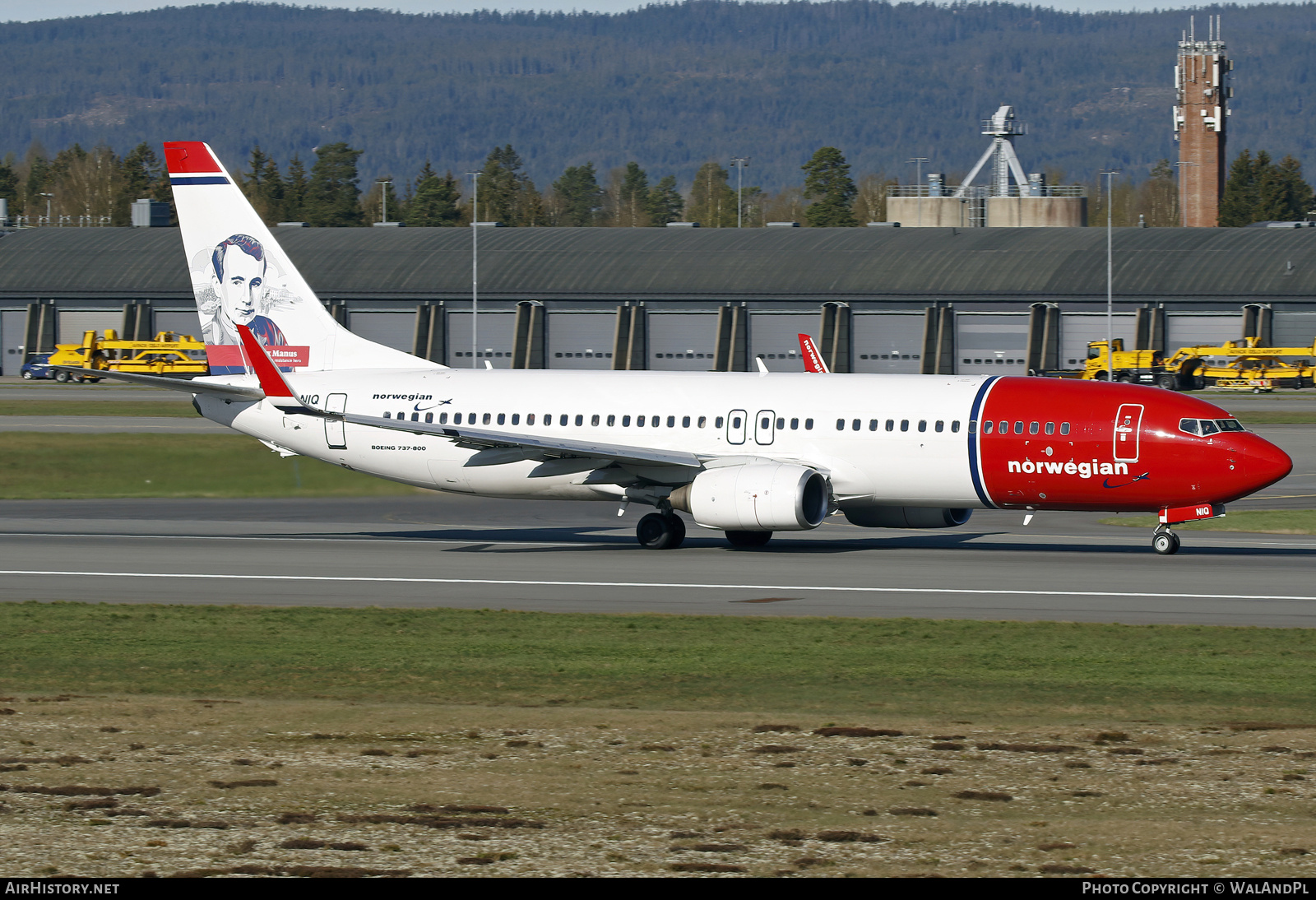 Aircraft Photo of LN-NIQ | Boeing 737-86N | Norwegian | AirHistory.net #803886
