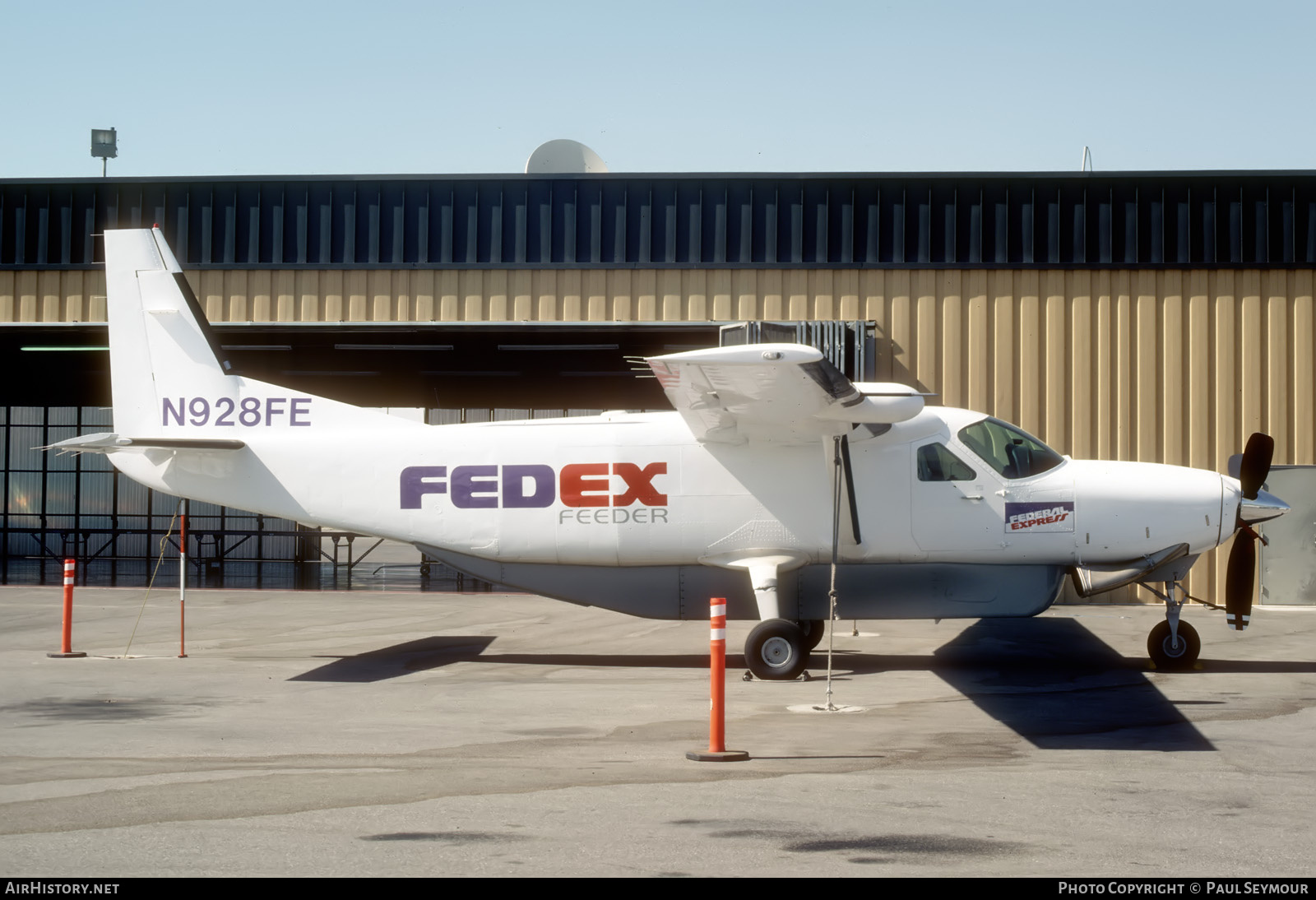 Aircraft Photo of N928FE | Cessna 208B Super Cargomaster | FedEx Feeder | AirHistory.net #804011