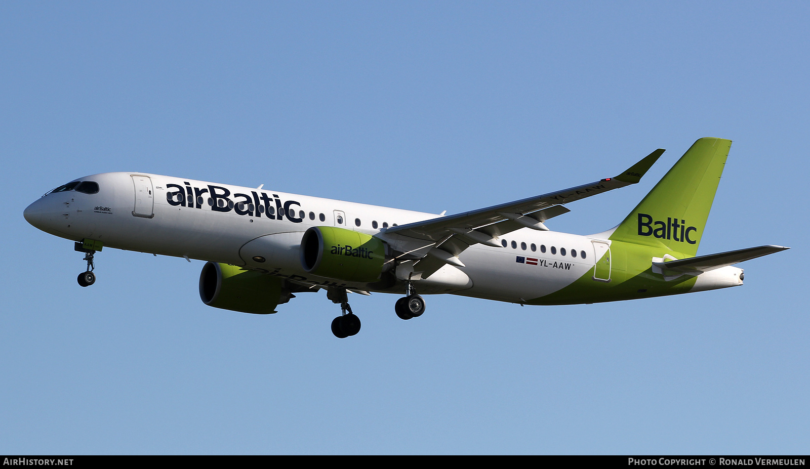 Aircraft Photo of YL-AAW | Airbus A220-371 (BD-500-1A11) | AirBaltic | AirHistory.net #804290