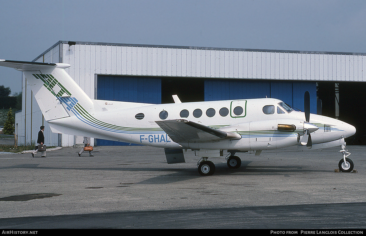 Aircraft Photo of F-GHAL | Beech 200 Super King Air | Air Limousin Transports Aérien - ALTA | AirHistory.net #804392