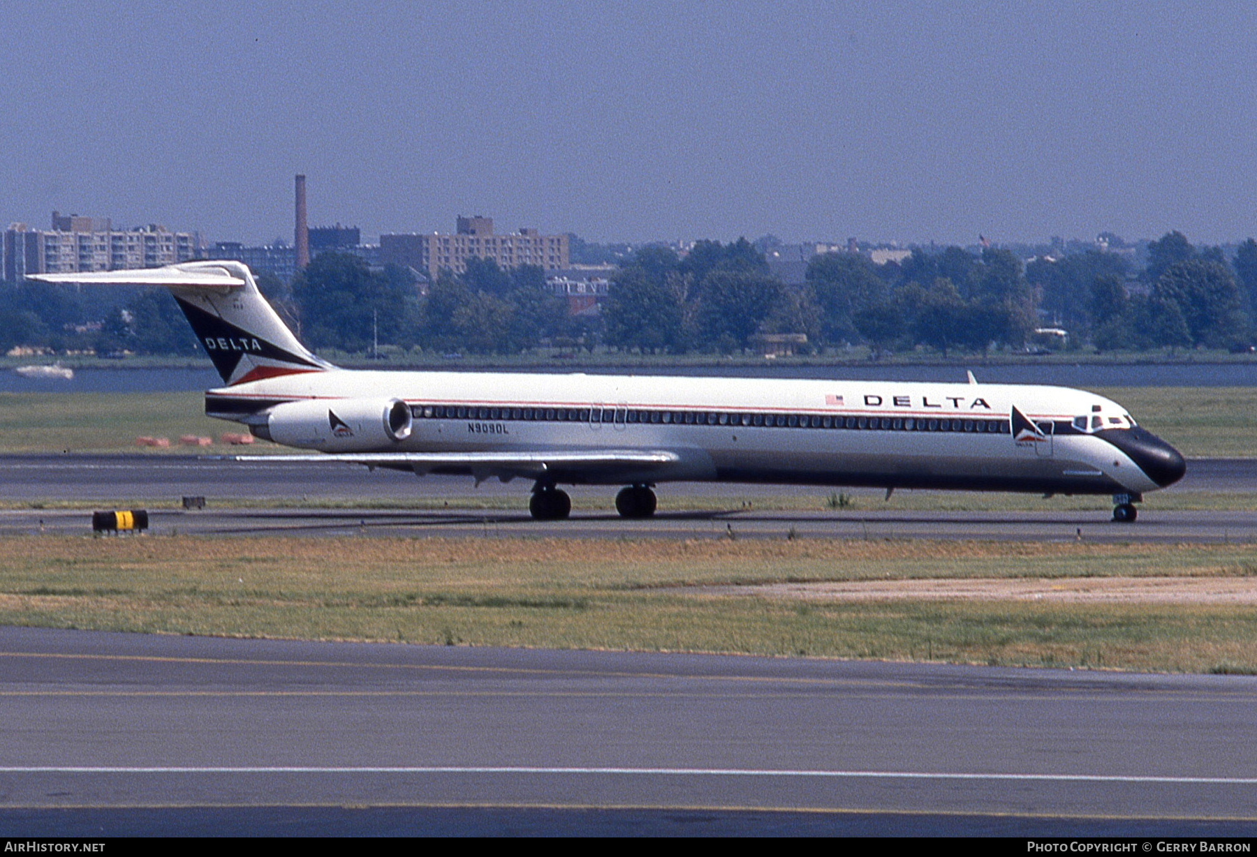 Aircraft Photo of N909DL | McDonnell Douglas MD-88 | Delta Air Lines | AirHistory.net #804394