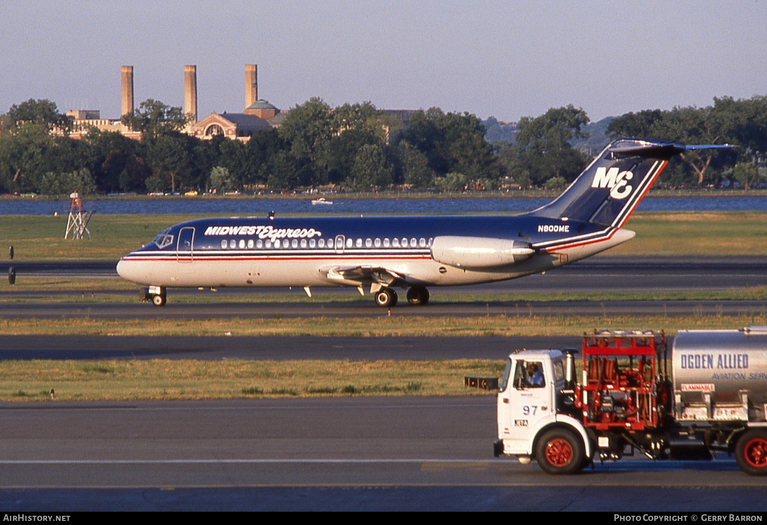 Aircraft Photo of N800ME | Douglas DC-9-14 | Midwest Express Airlines | AirHistory.net #804395