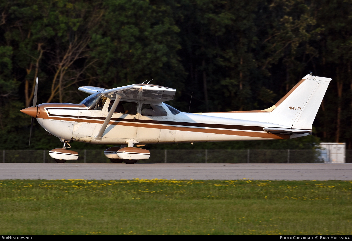 Aircraft Photo of N1437V | Cessna R172K Hawk XP | AirHistory.net #804413