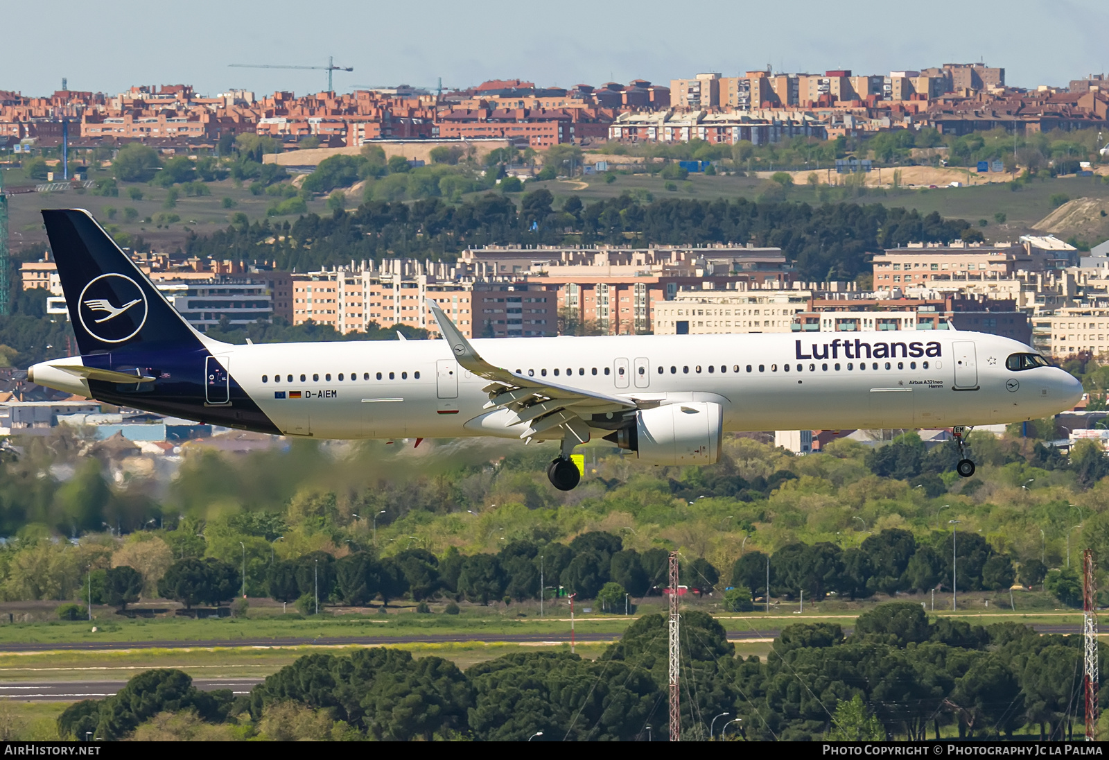 Aircraft Photo of D-AIEM | Airbus A321-271NX | Lufthansa | AirHistory.net #804534