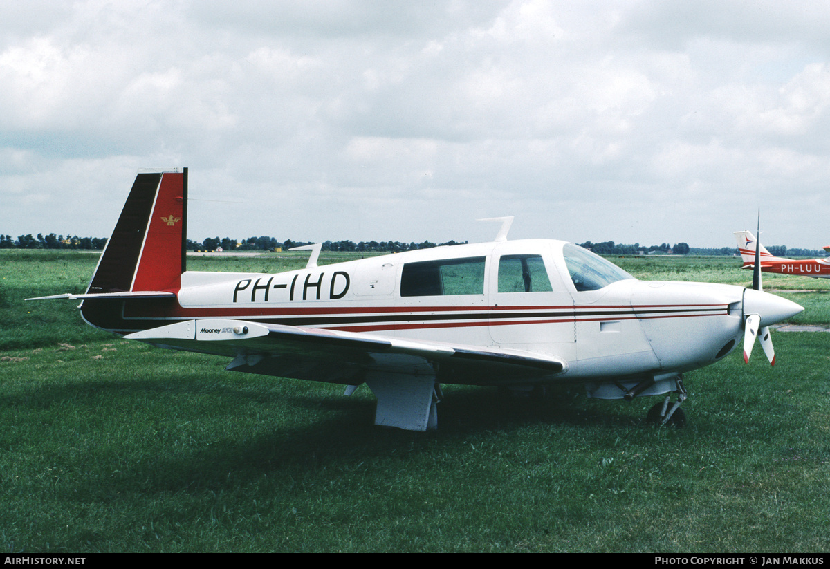 Aircraft Photo of PH-IHD | Mooney M-20J | AirHistory.net #804550