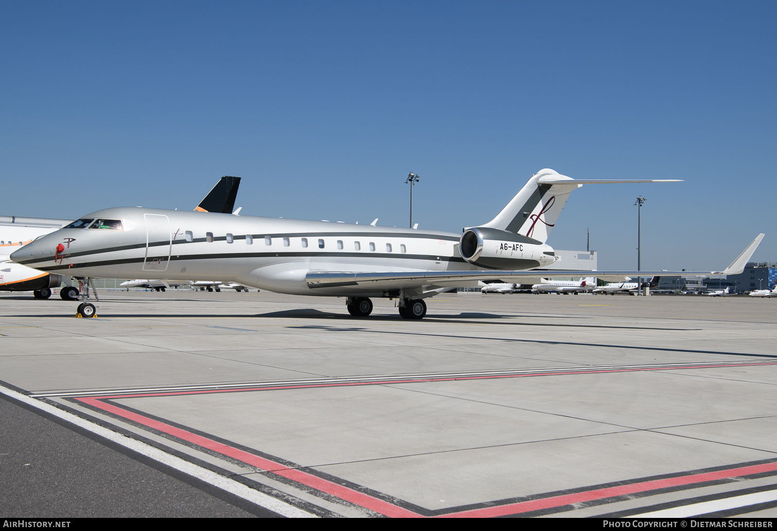 Aircraft Photo of A6-AFC | Bombardier Global Express XRS (BD-700-1A10) | AirHistory.net #804641