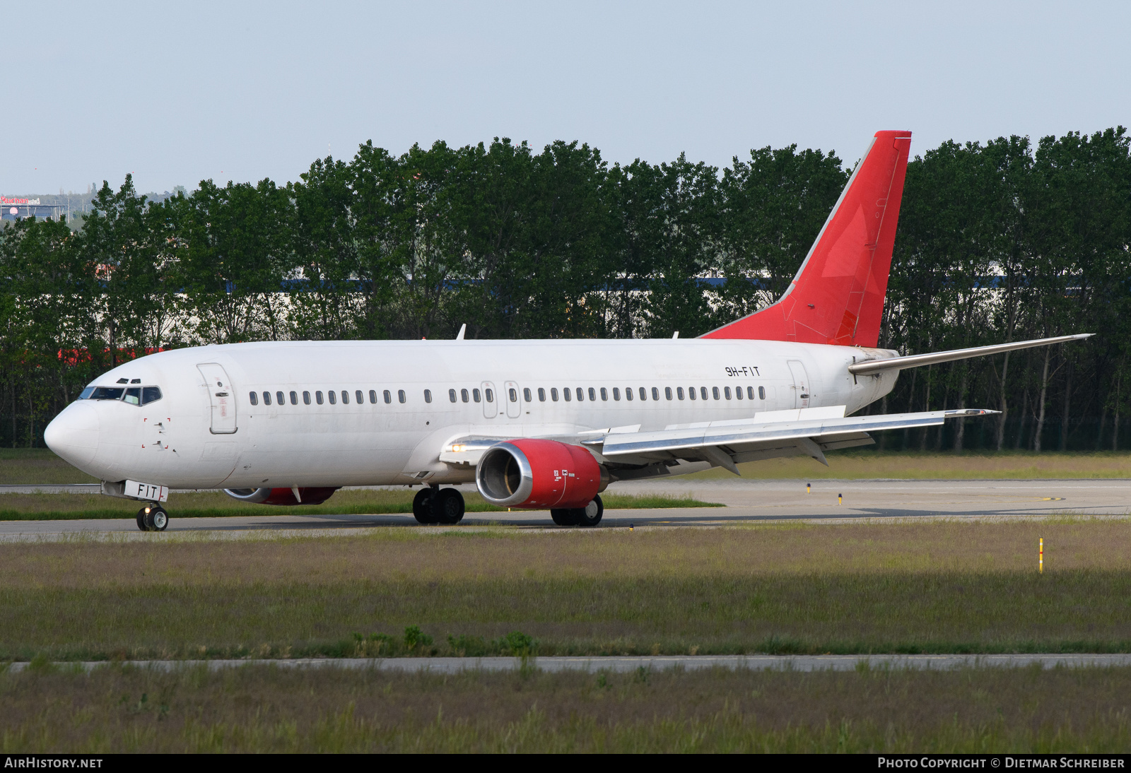 Aircraft Photo of 9H-FIT | Boeing 737-4Y0 | AirHistory.net #804644