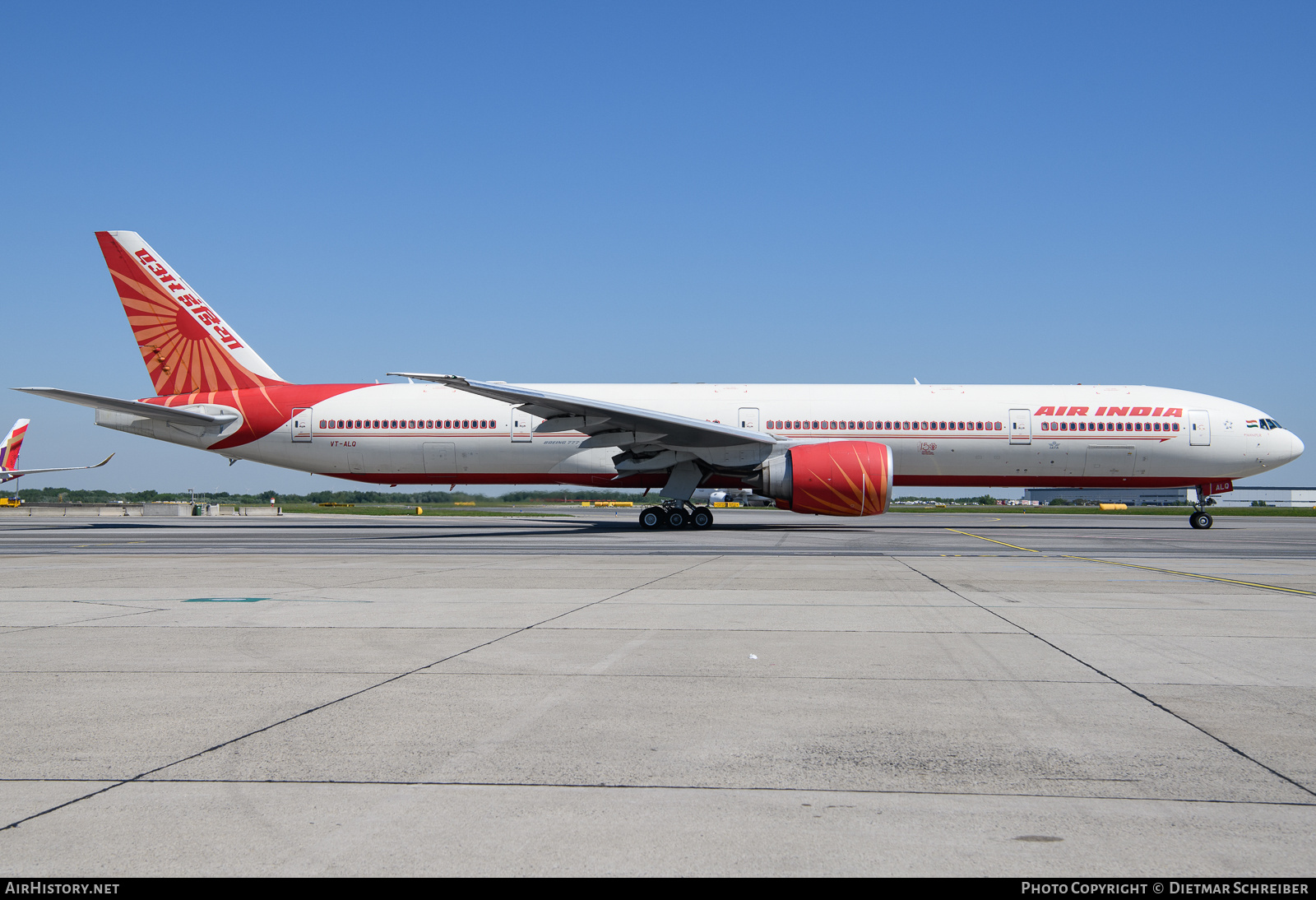 Aircraft Photo of VT-ALQ | Boeing 777-337/ER | Air India | AirHistory.net #804667