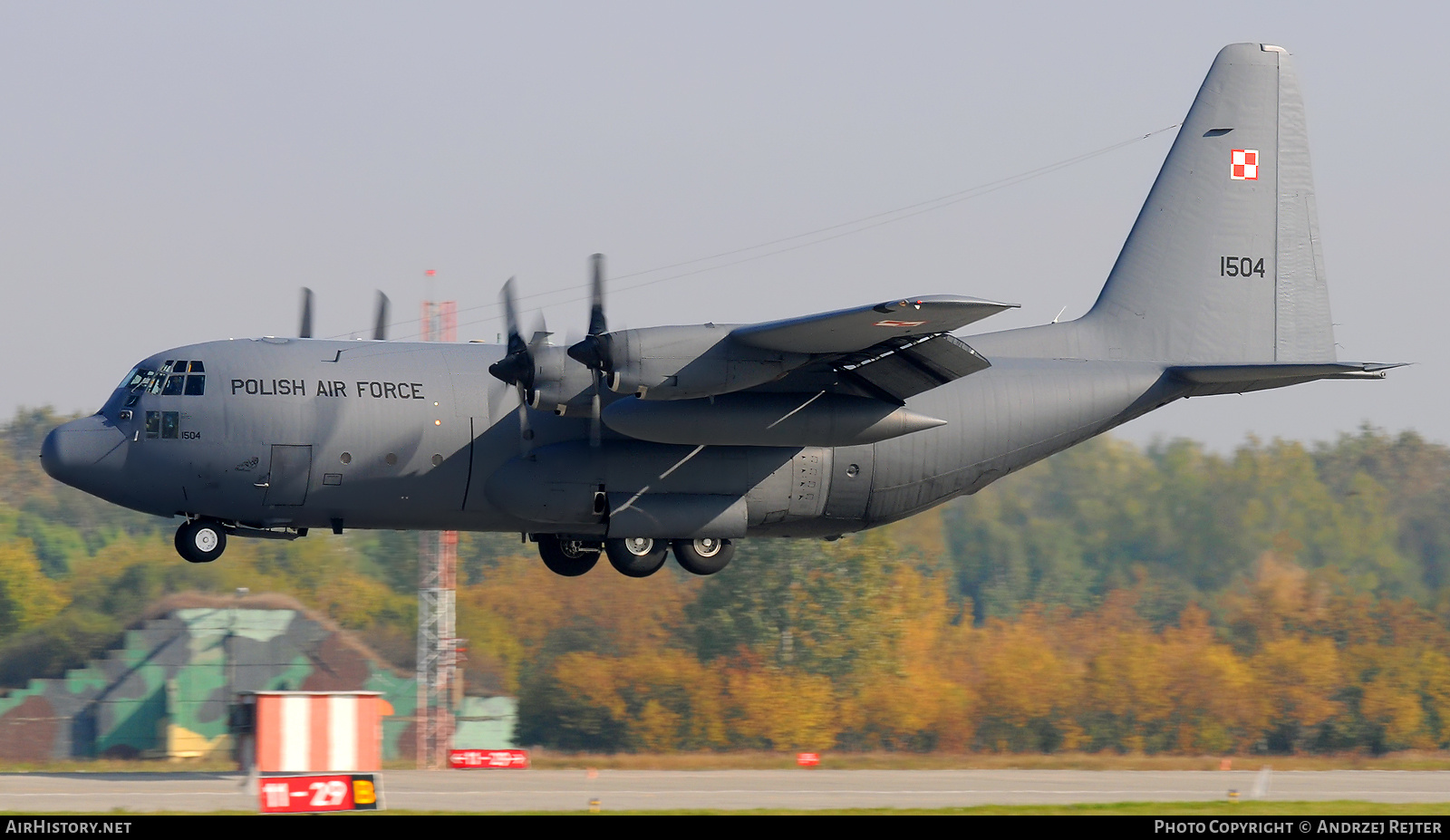 Aircraft Photo of 1504 | Lockheed C-130E Hercules (L-382) | Poland - Air Force | AirHistory.net #804719