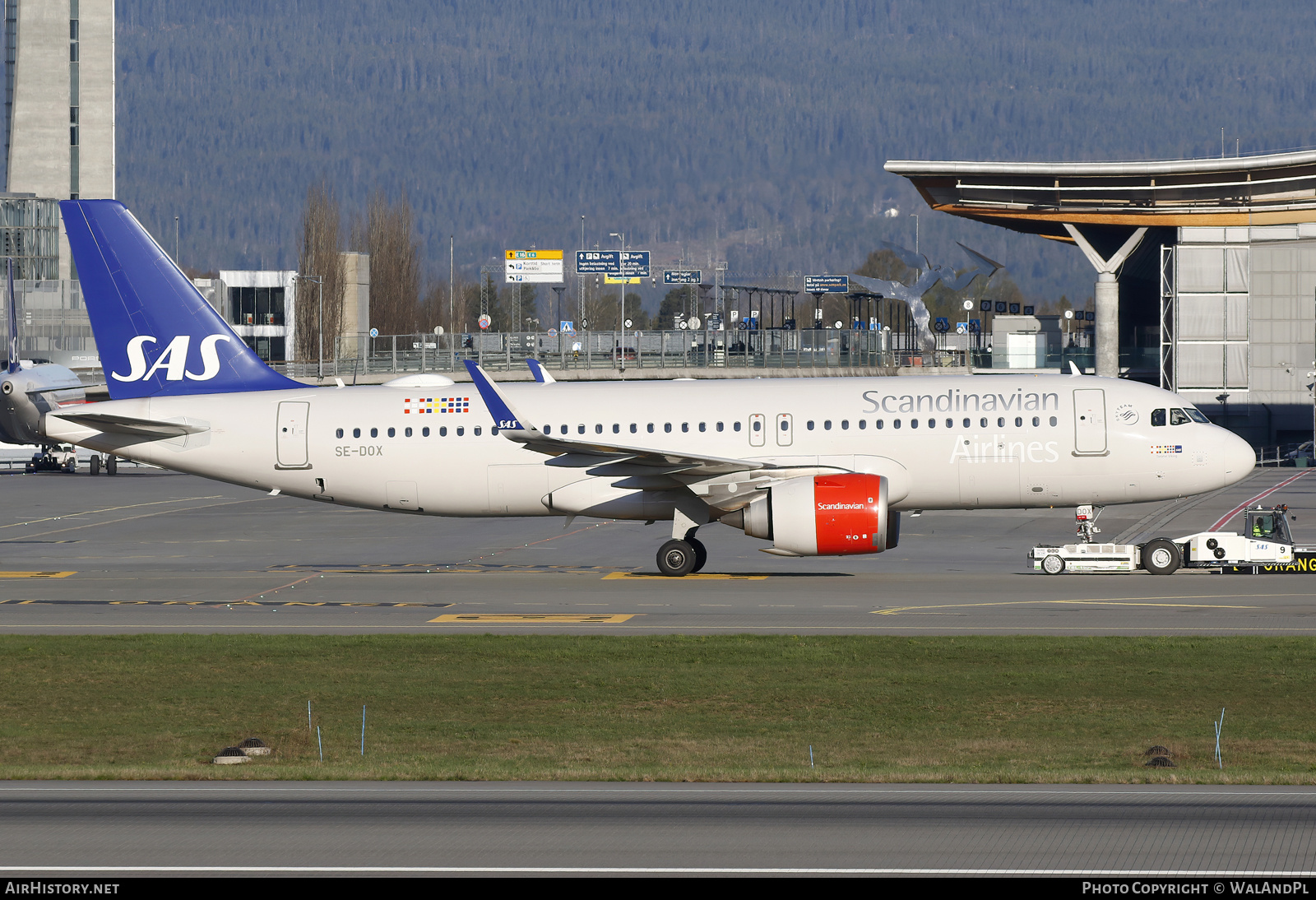 Aircraft Photo of SE-DOX | Airbus A320-251N | Scandinavian Airlines - SAS | AirHistory.net #804845