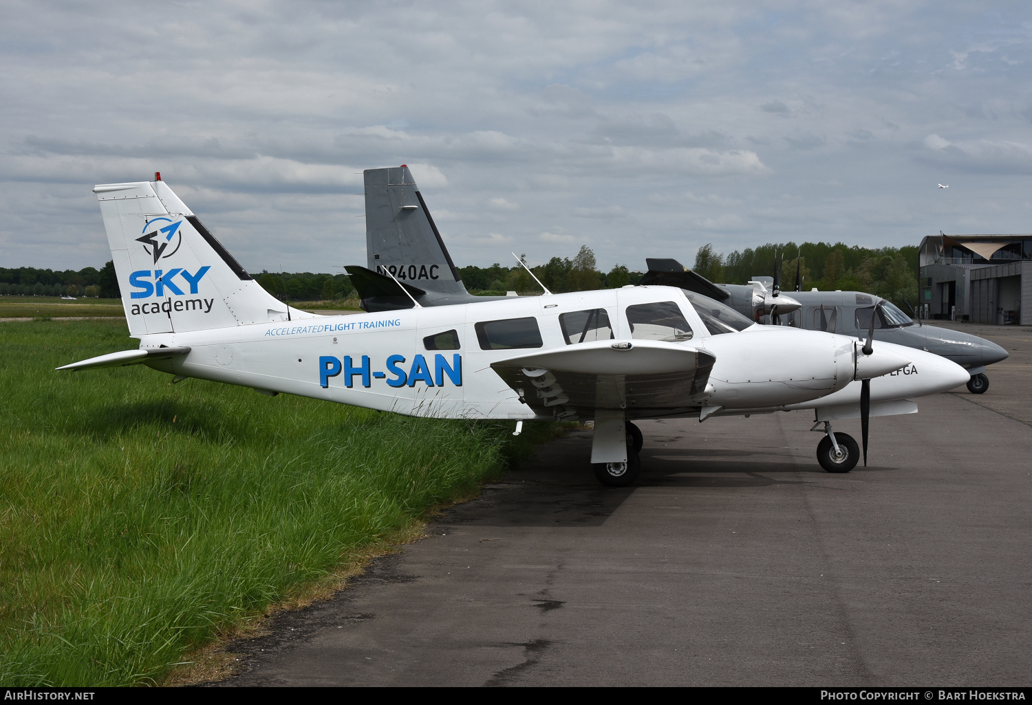 Aircraft Photo of PH-SAN | Piper PA-34-220T Seneca III | Sky Academy | AirHistory.net #804990