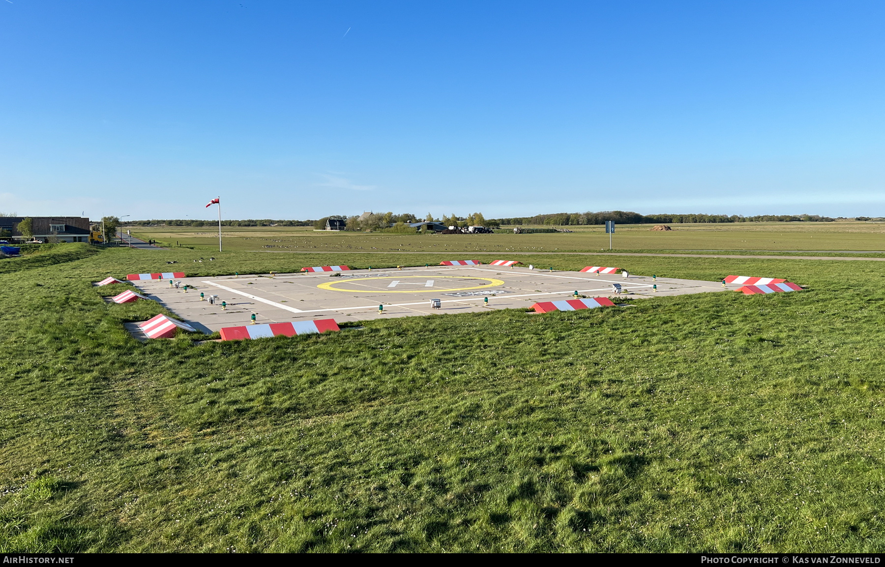 Airport photo of Schiermonnikoog Heliport in Netherlands | AirHistory.net #805073