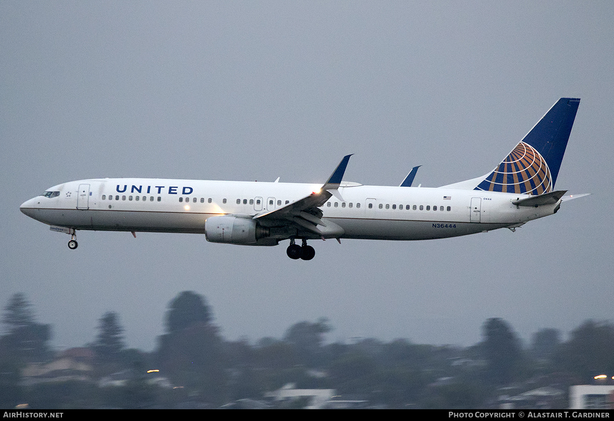 Aircraft Photo of N36444 | Boeing 737-924/ER | United Airlines | AirHistory.net #805115