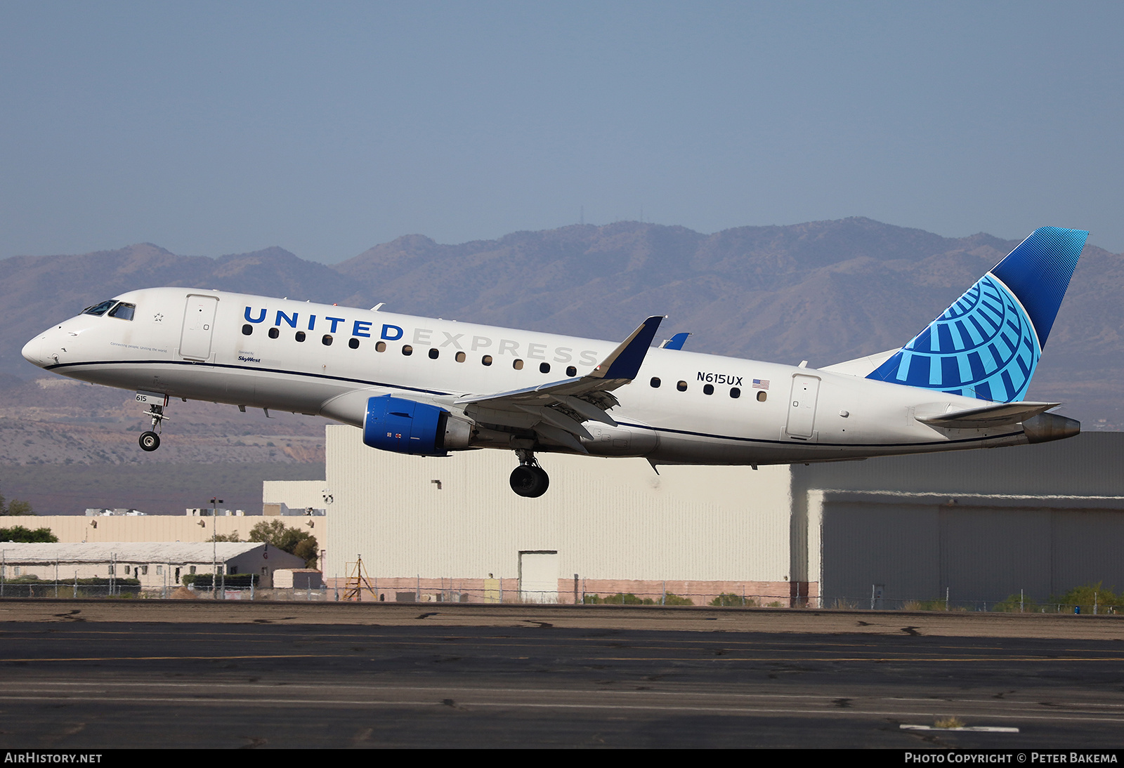 Aircraft Photo of N615UX | Embraer 175LL (ERJ-170-200LL) | United Express | AirHistory.net #805229